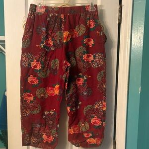 Floral Print Women's Capris